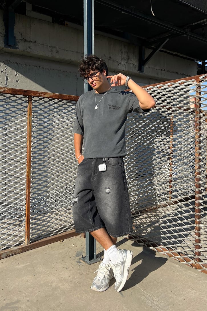 Acid Wash Non Fungible Minds Nakışlı Oversize Tişört