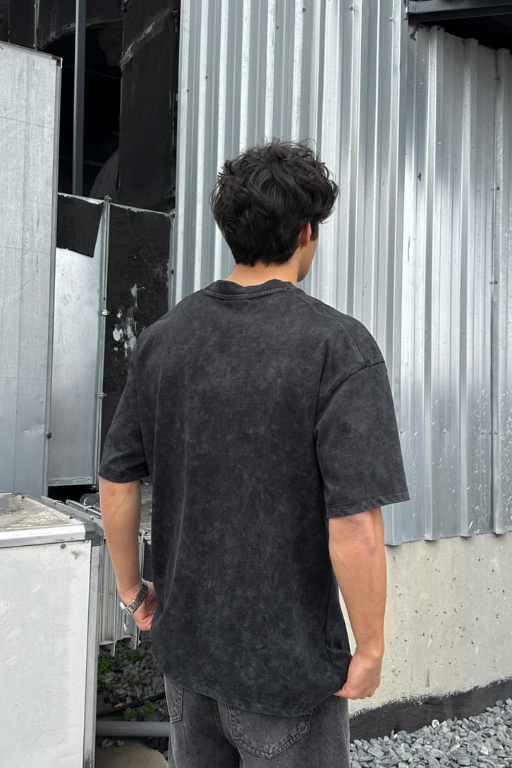 Acid Wash Studio Revival Oversize Tişört