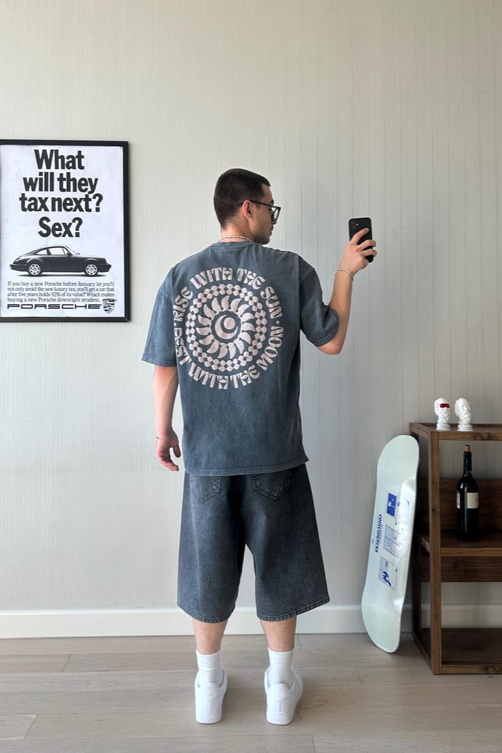 Acid Wash Sun and Moon Baskılı Oversize Tişört