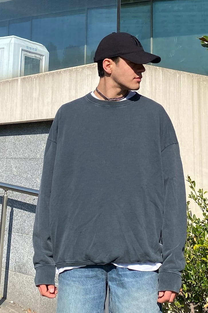 Acid Washed Basic Sweatshirt