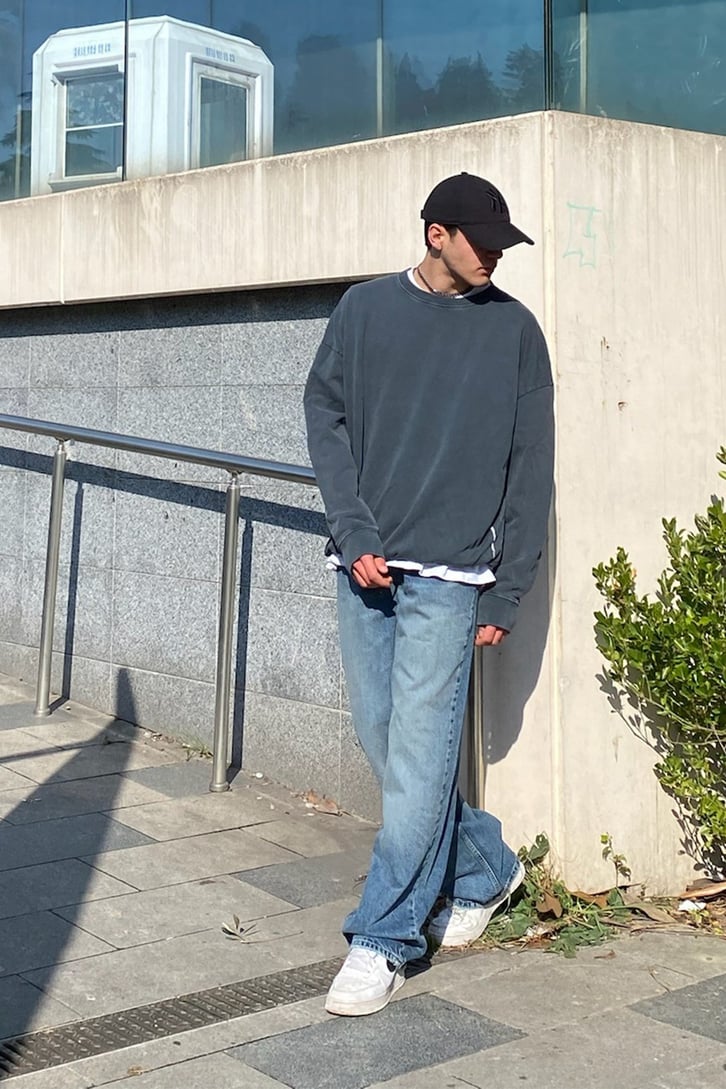 Acid Washed Basic Sweatshirt