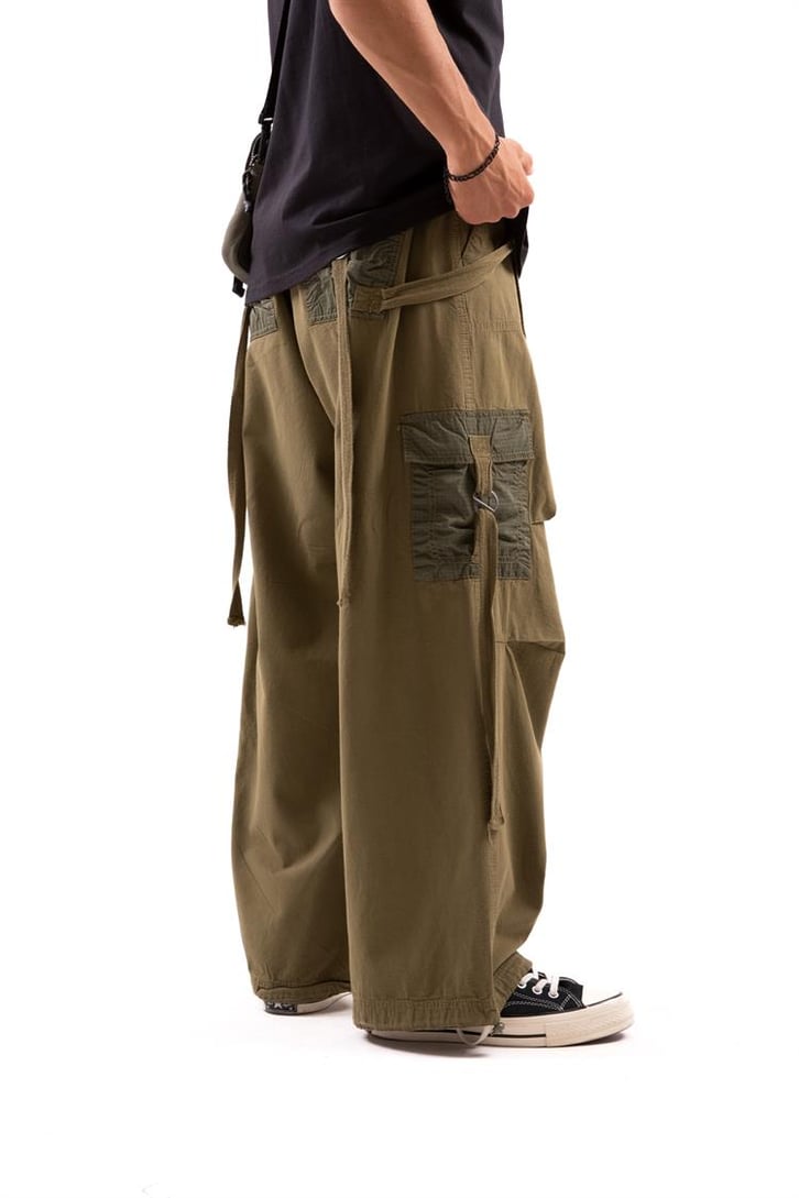 Aksesuar Detaylı Haki Baggy Paraşüt Pantolon