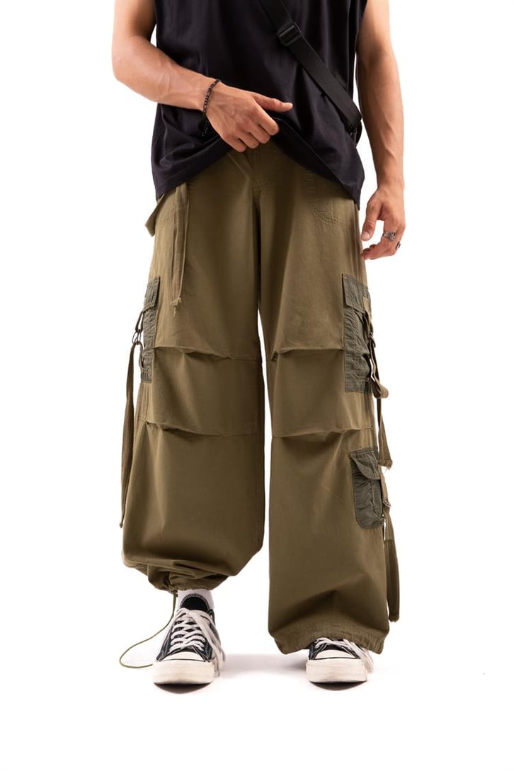 Aksesuar Detaylı Haki Baggy Paraşüt Pantolon