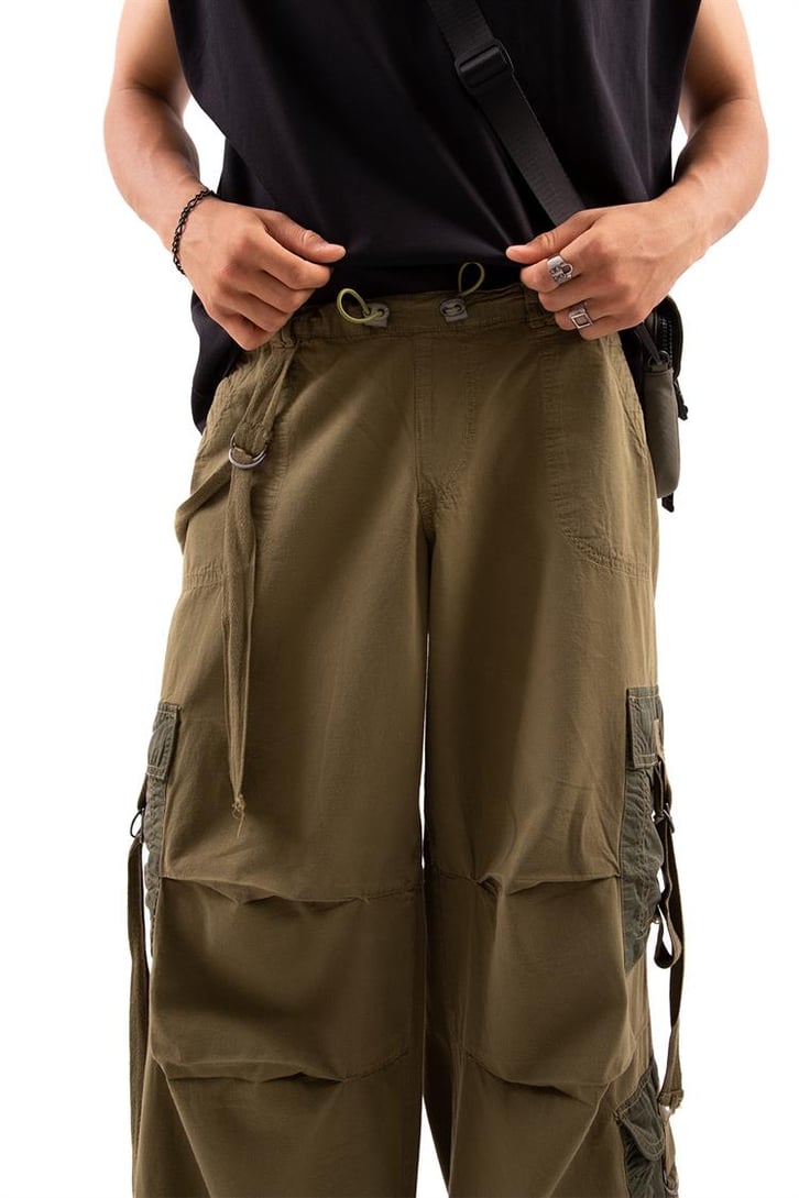 Aksesuar Detaylı Haki Baggy Paraşüt Pantolon