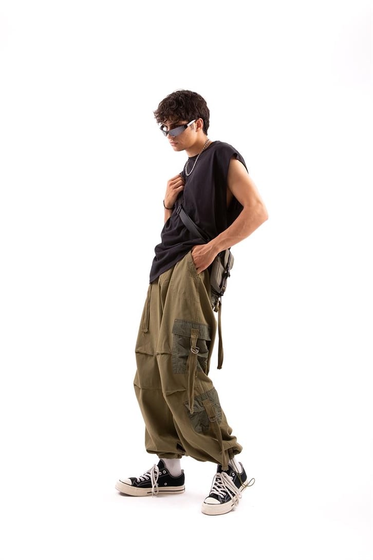 Aksesuar Detaylı Haki Baggy Paraşüt Pantolon