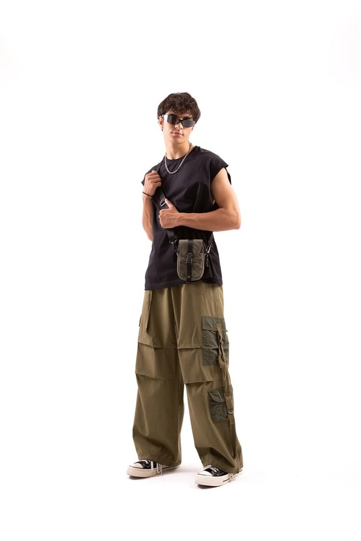 Aksesuar Detaylı Haki Baggy Paraşüt Pantolon
