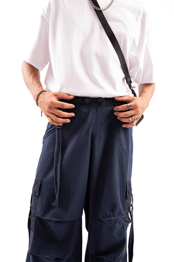 Aksesuar Detaylı Haki Baggy Paraşüt Pantolon