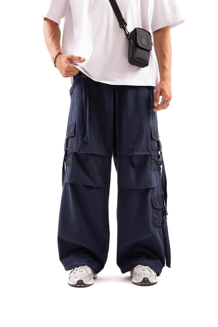 Aksesuar Detaylı Haki Baggy Paraşüt Pantolon