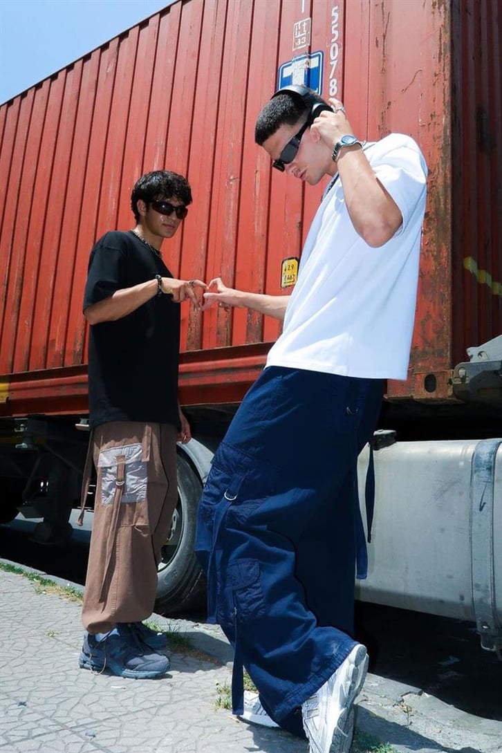 Aksesuar Detaylı Mavi Baggy Paraşüt Pantolon