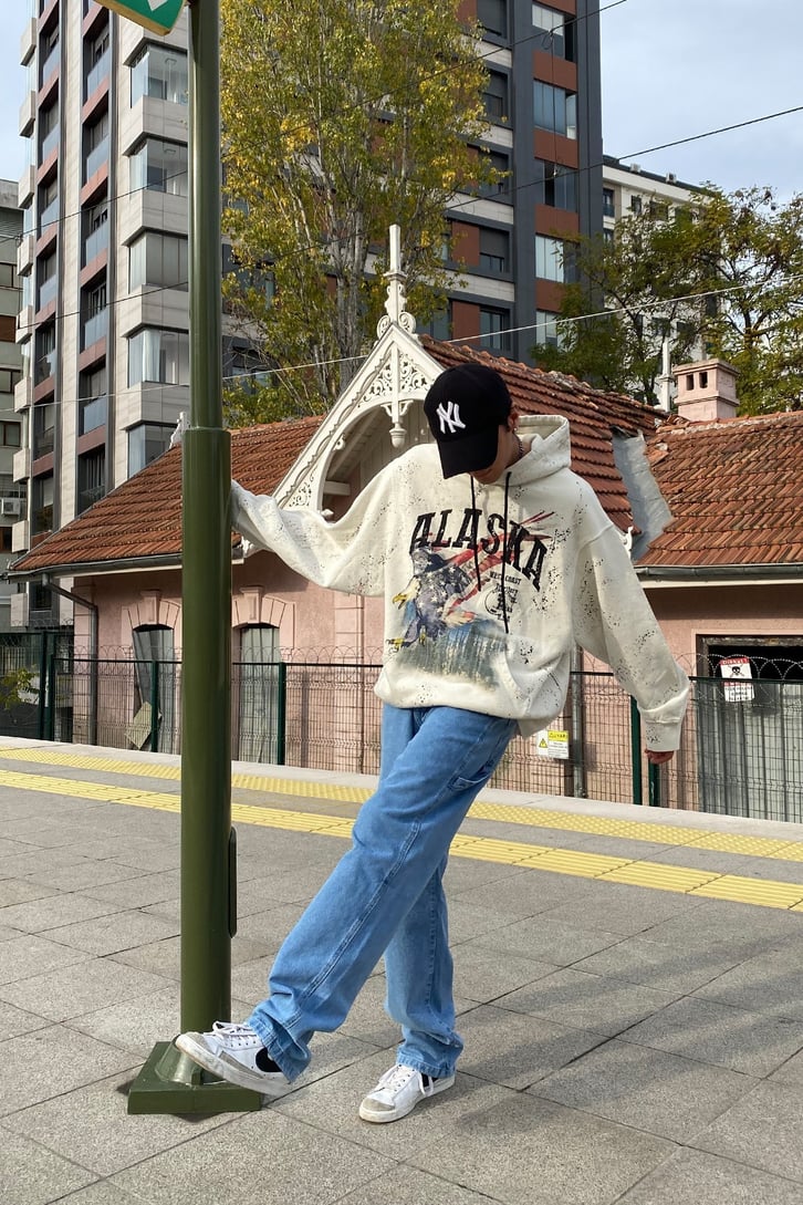 Alaska Spray Paint Extra Oversize Premium Hoodie
