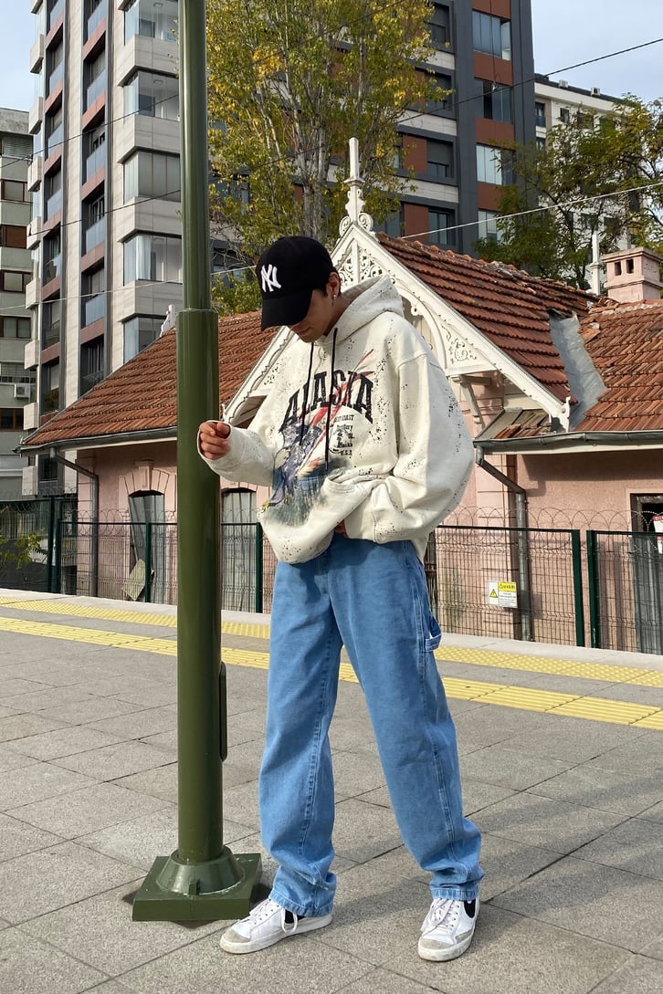 Alaska Spray Paint Extra Oversize Premium Hoodie
