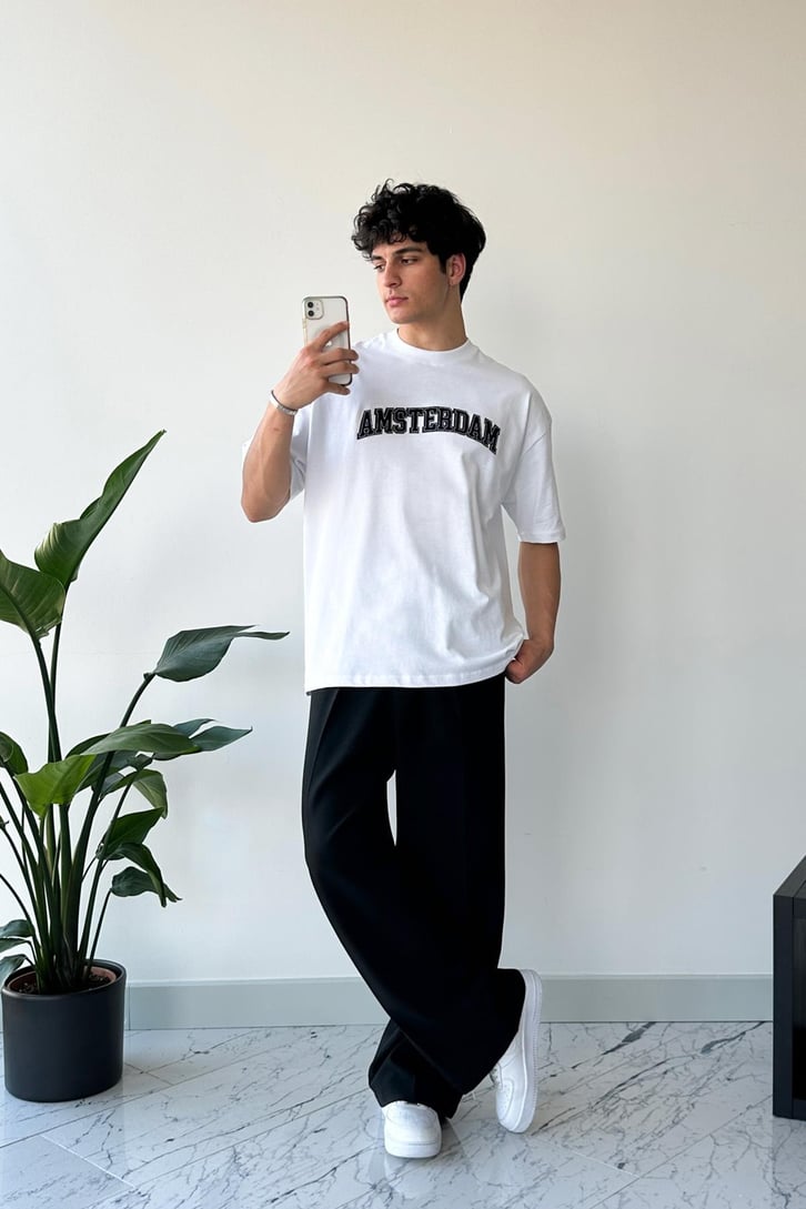 Amsterdam Nakışlı Beyaz Oversize Tişört