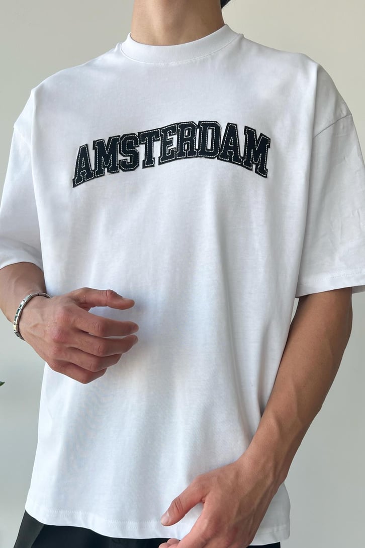 Amsterdam Nakışlı Beyaz Oversize Tişört