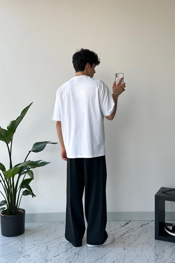 Amsterdam Nakışlı Beyaz Oversize Tişört