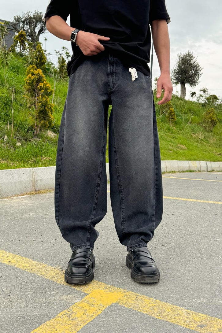 Arka Kemer Detaylı Baggy Jean
