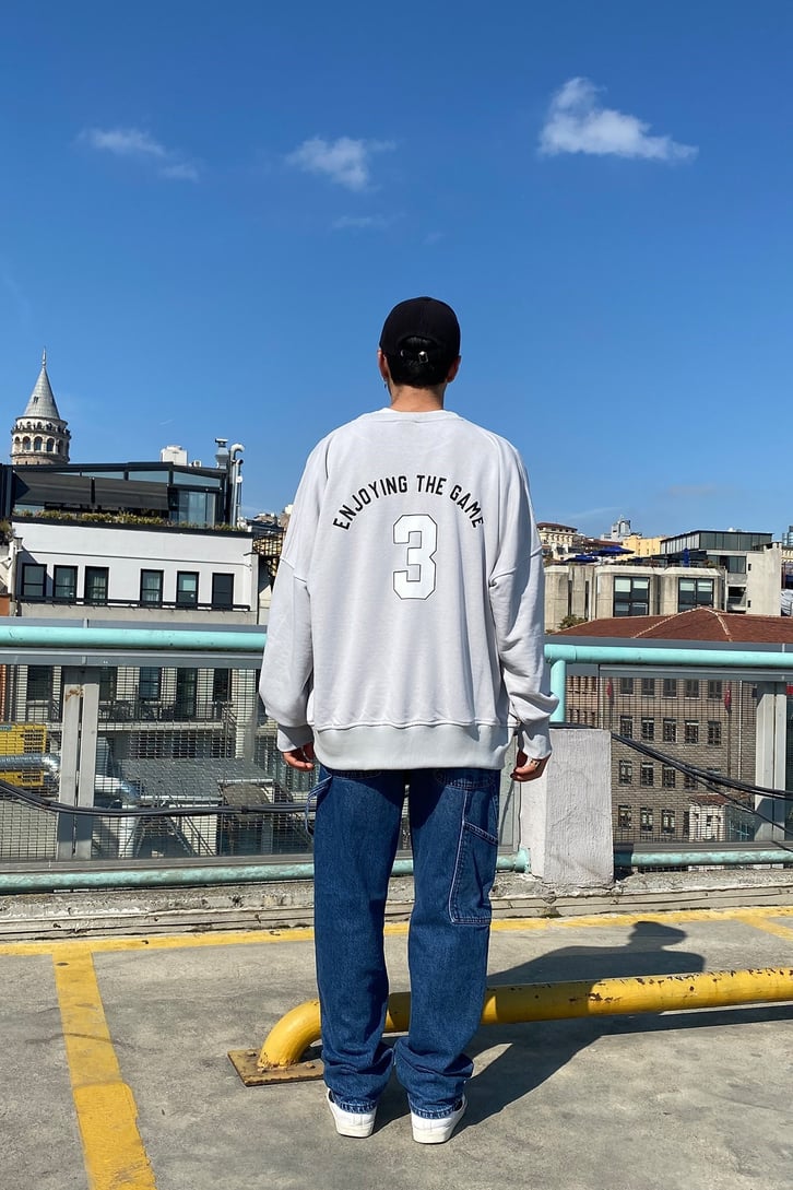 ARKASI ENJOYING THE GAME BASKILI OVERSIZE SWEATSHIRT