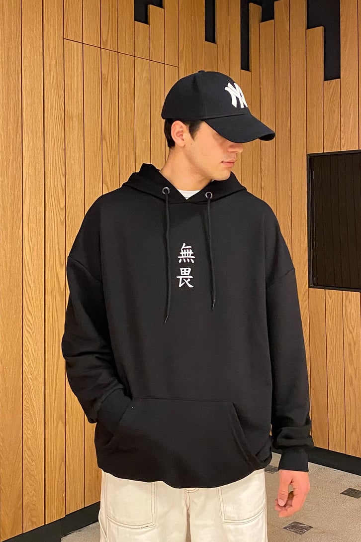ARKASI İBLİS BASKILI OVERSIZE HOODIE