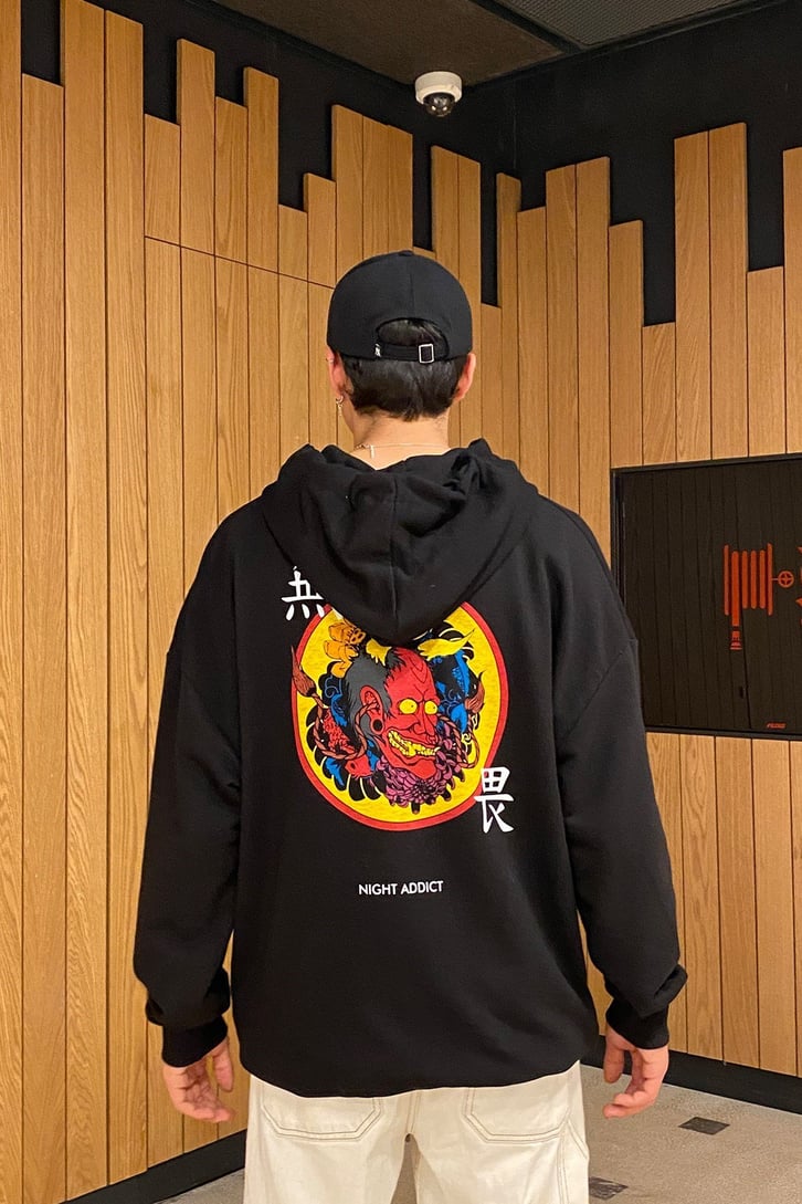 ARKASI İBLİS BASKILI OVERSIZE HOODIE