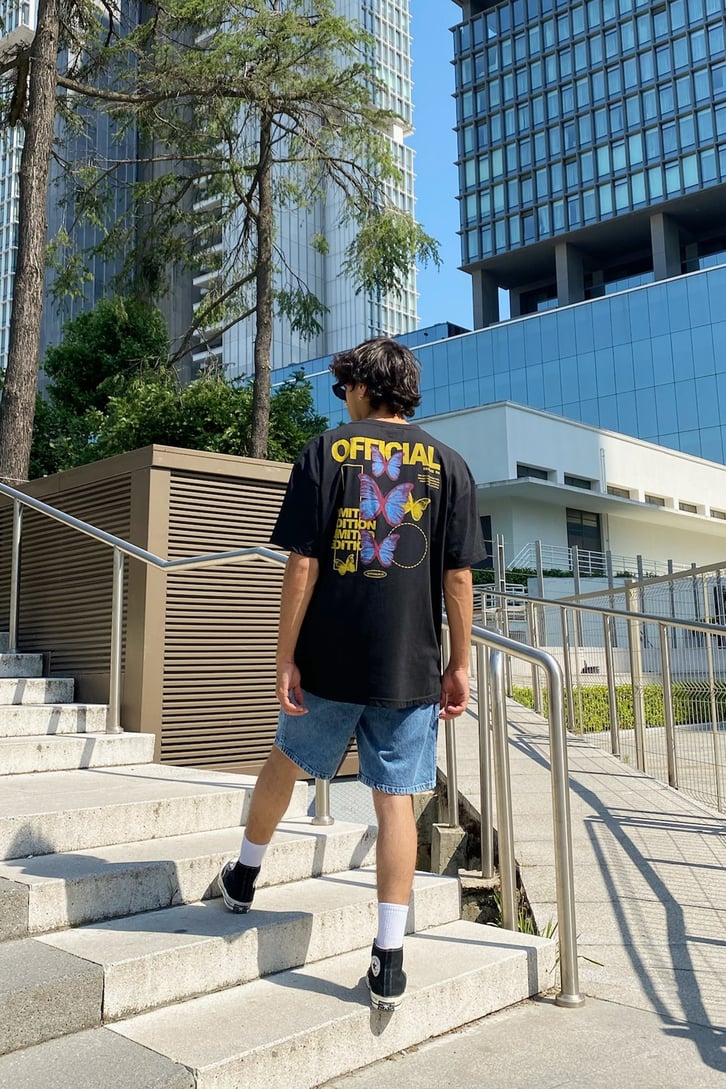 Arkası Kelebek Baskılı Oversize Tshirt