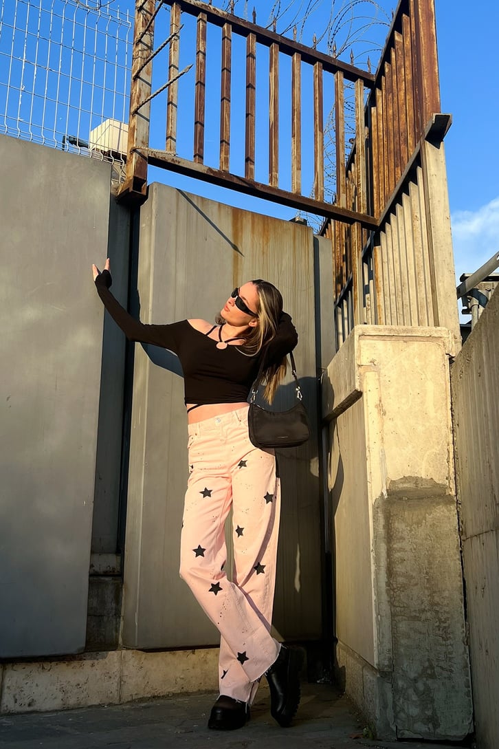 Askılı Toka Detaylı Siyah Crop