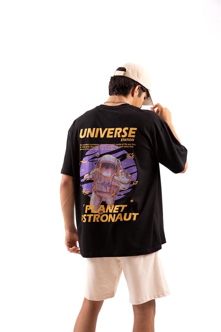 Astronaut Baskılı Siyah Oversize Tişört
