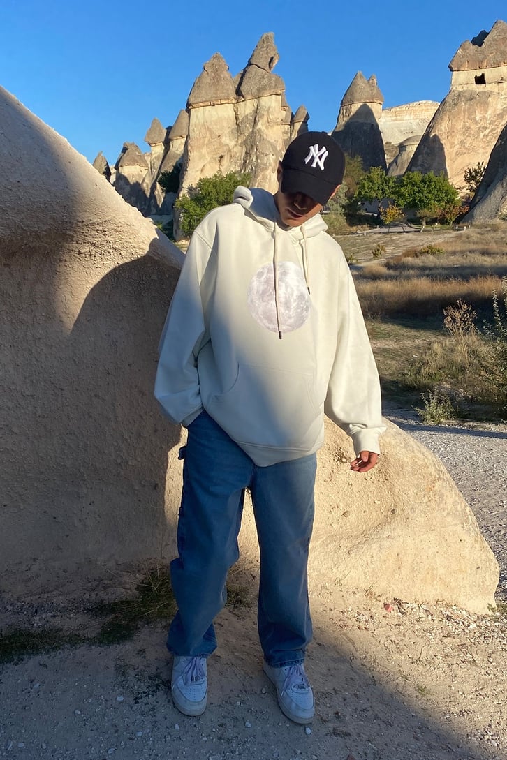 AY BASKILI OVERSIZE HOODIE