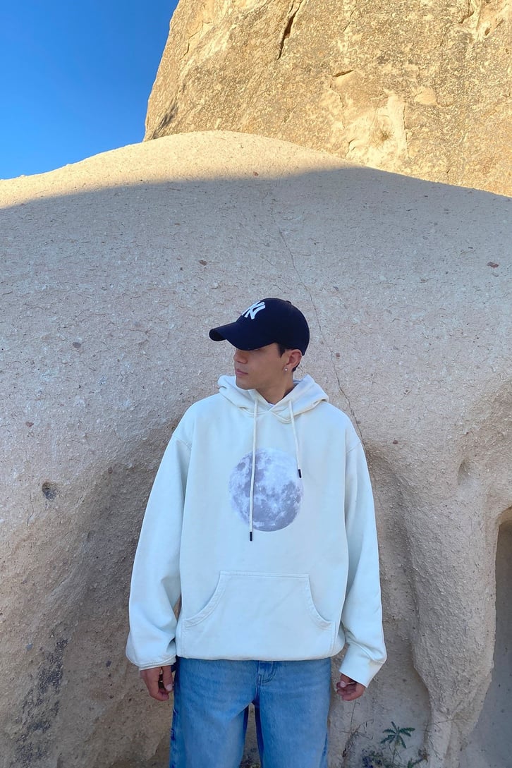 AY BASKILI OVERSIZE HOODIE