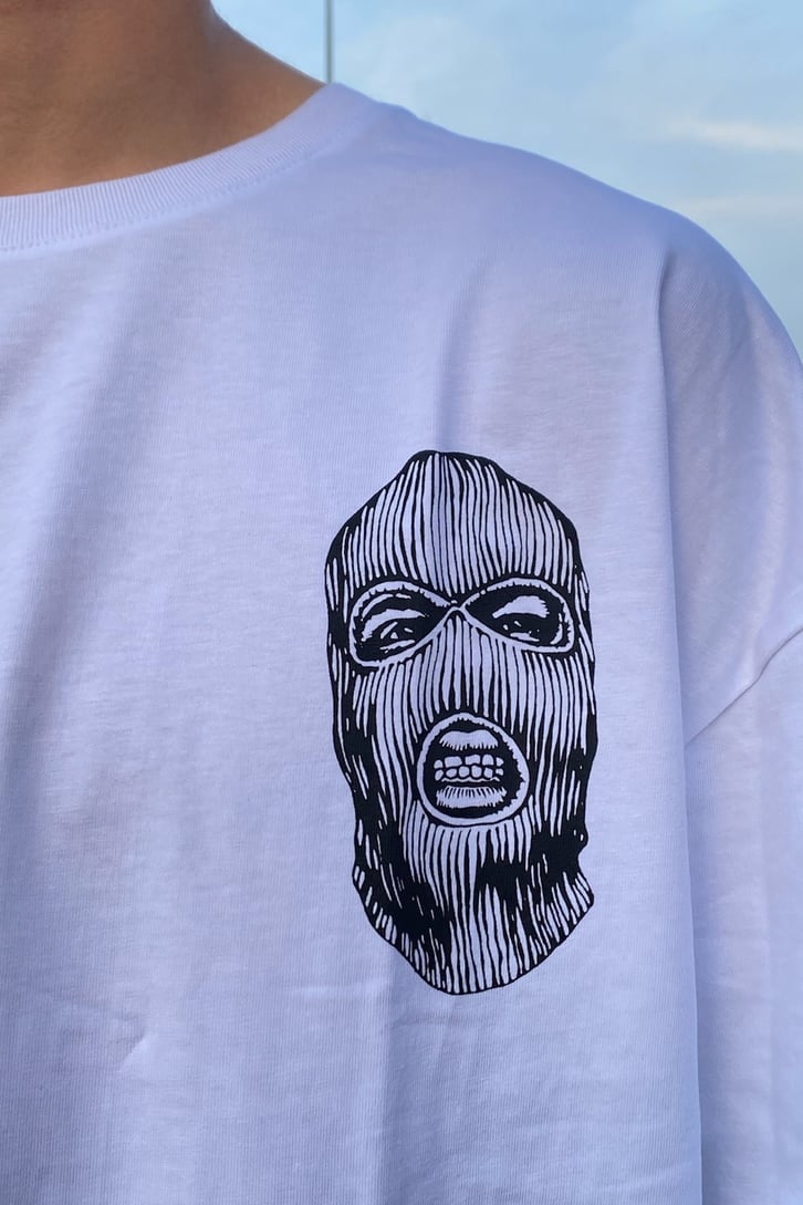 Balaclava Chaotic Baskılı Oversize Beyaz Tshirt