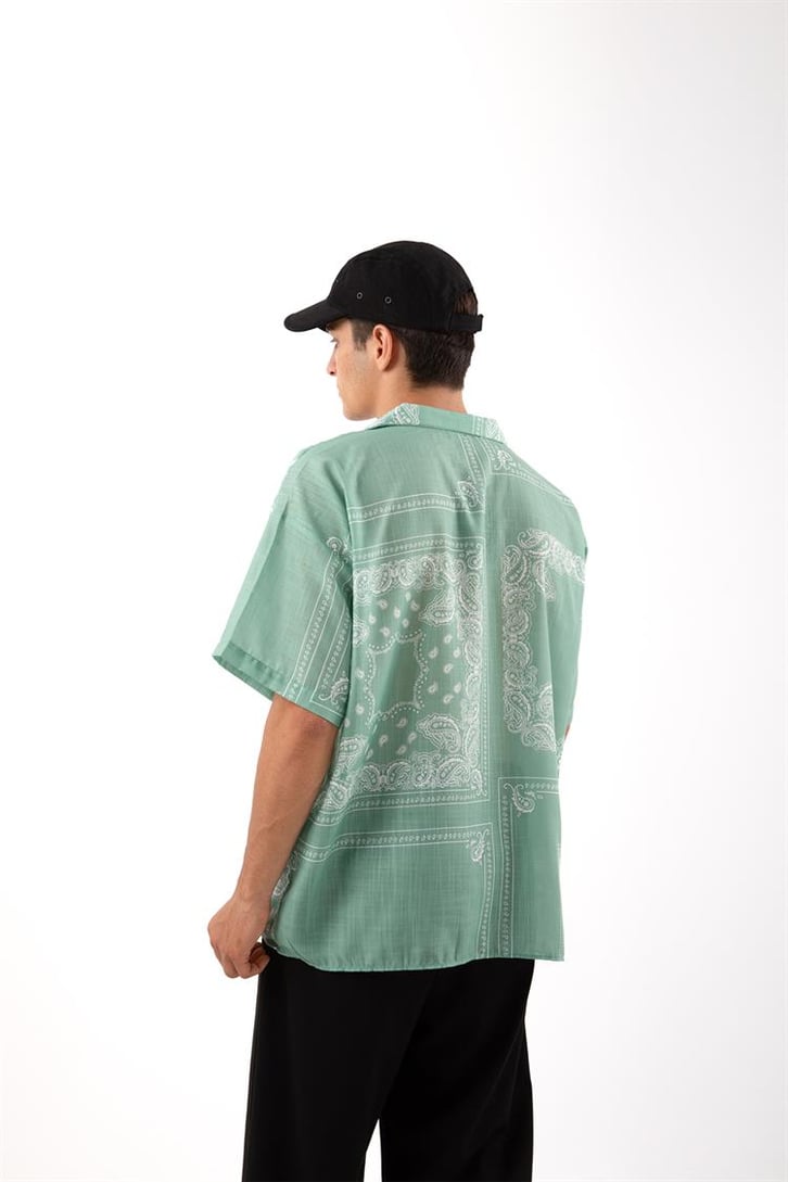 Bandana Desenli Yeşil Kısa Kollu Gömlek