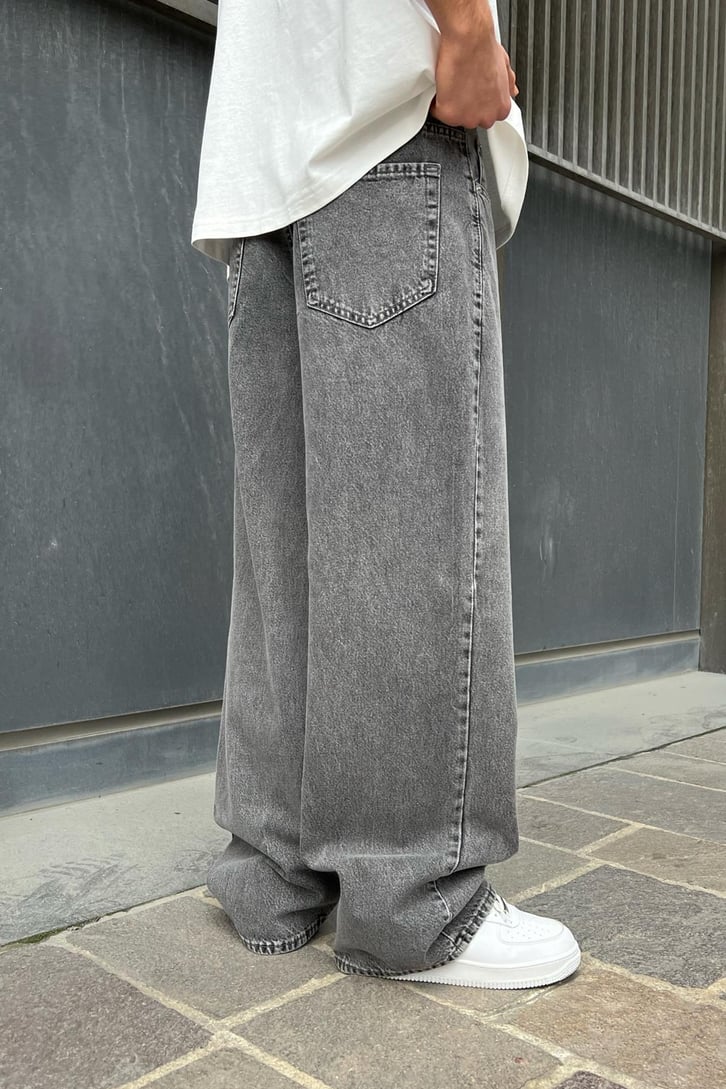 Basic Acid Wash Baggy Jean
