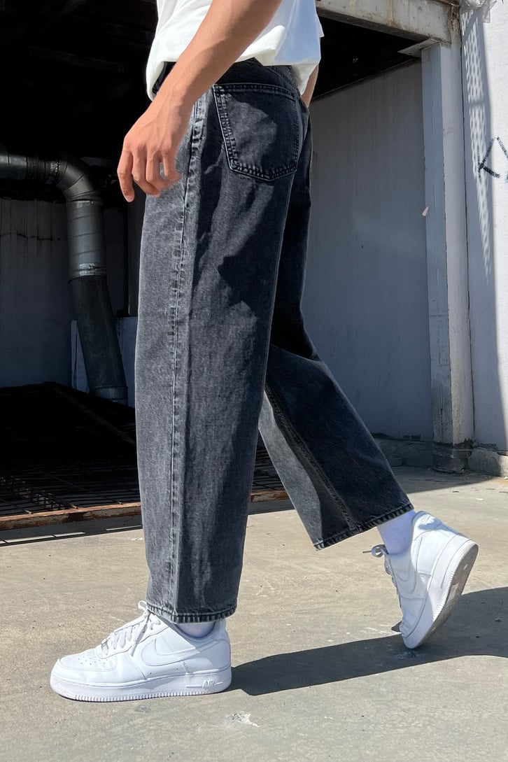 Basic Acid Wash Baggy Jean