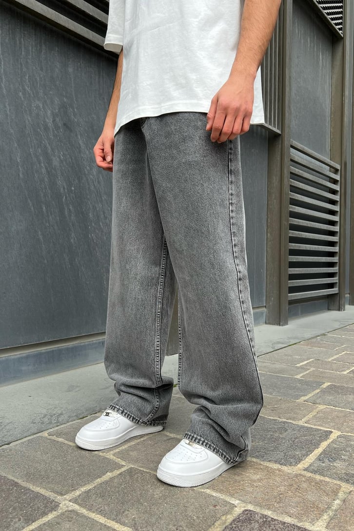 Basic Acid Wash Baggy Jean