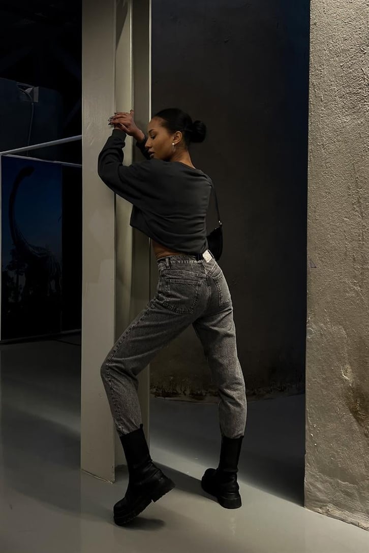 Basic Acid Wash Mom Fit Jean