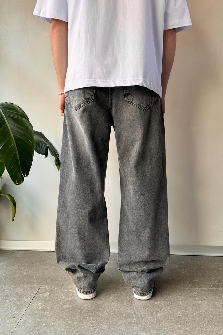 Basic Baggy Jean