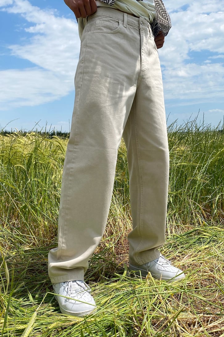 Basic Bej Baggy Fit Jean