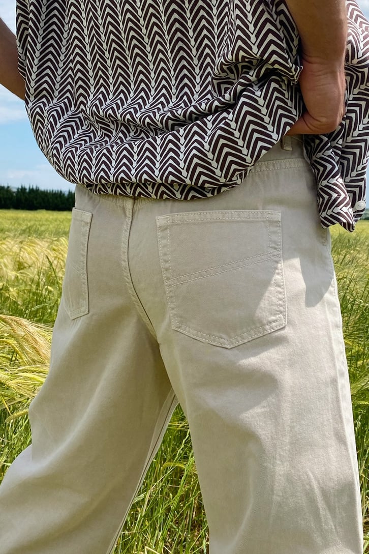 Basic Bej Baggy Fit Jean