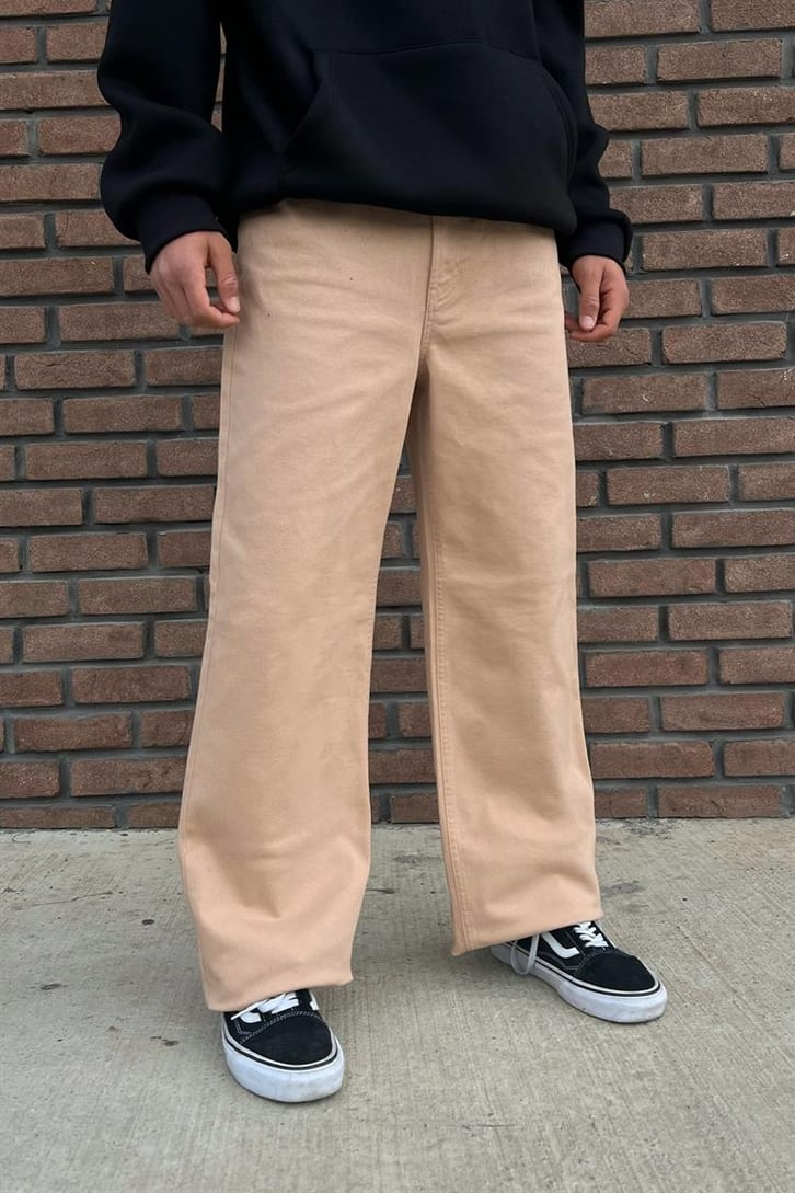 Basic Bej Baggy Jean