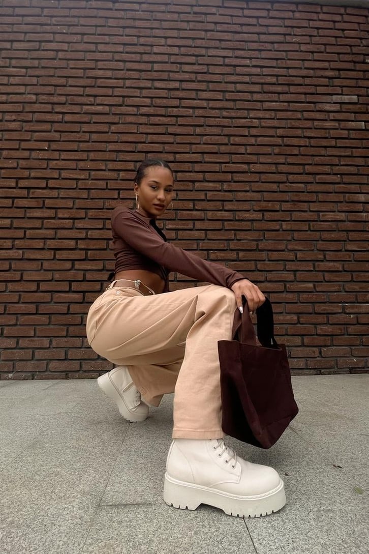 Basic Bej Baggy Jean