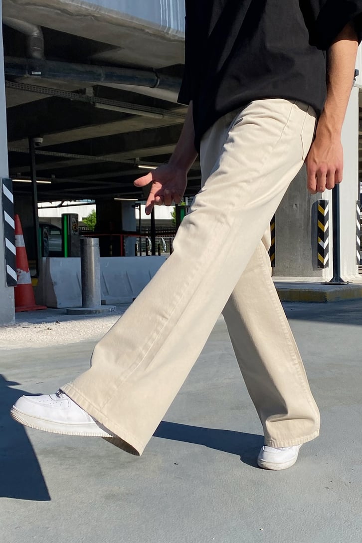 Basic Bej Baggy Jean