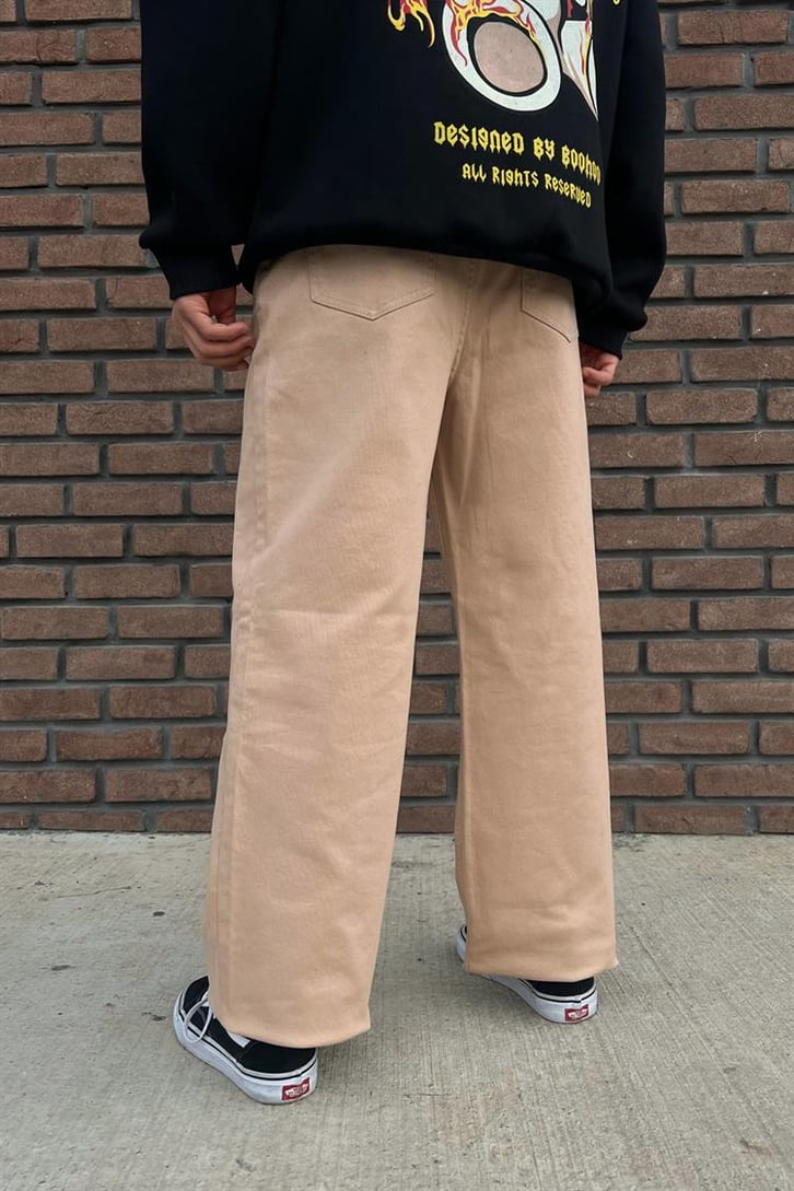 Basic Bej Baggy Jean