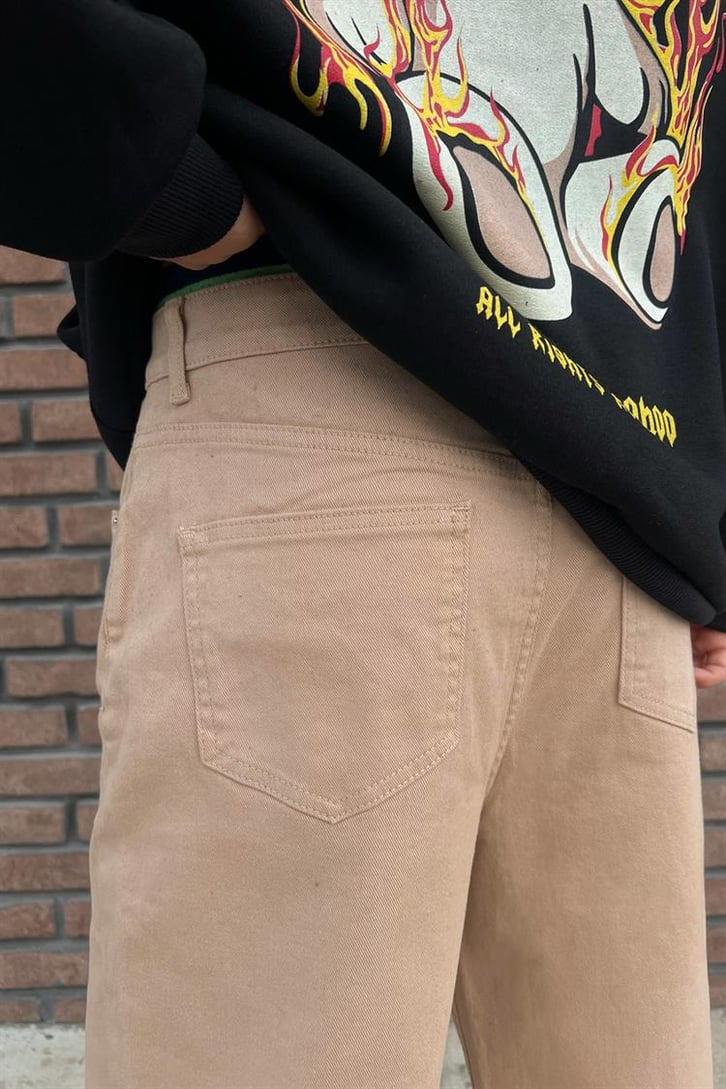 Basic Bej Baggy Jean