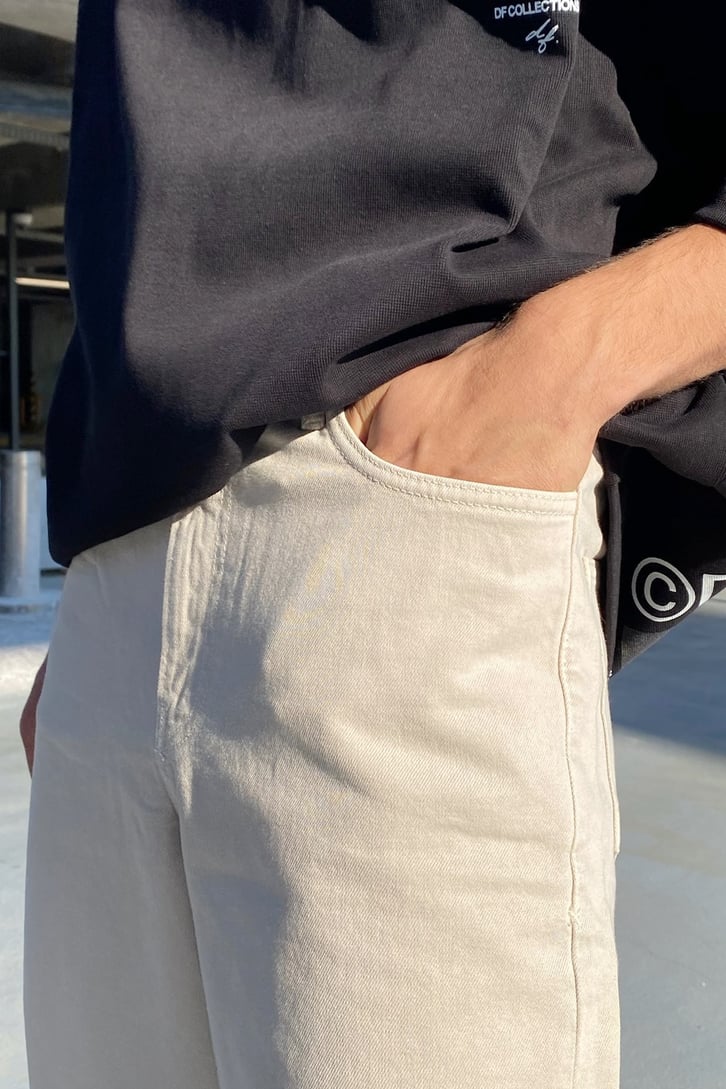 Basic Bej Baggy Jean