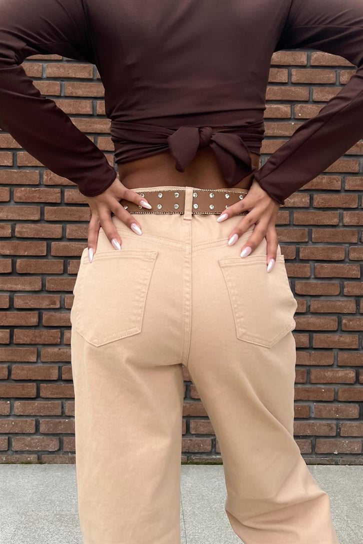 Basic Bej Baggy Jean