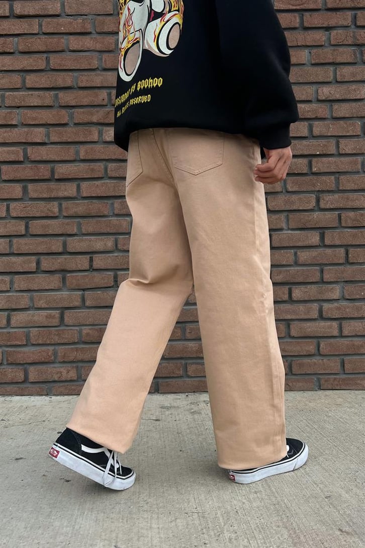 Basic Bej Baggy Jean