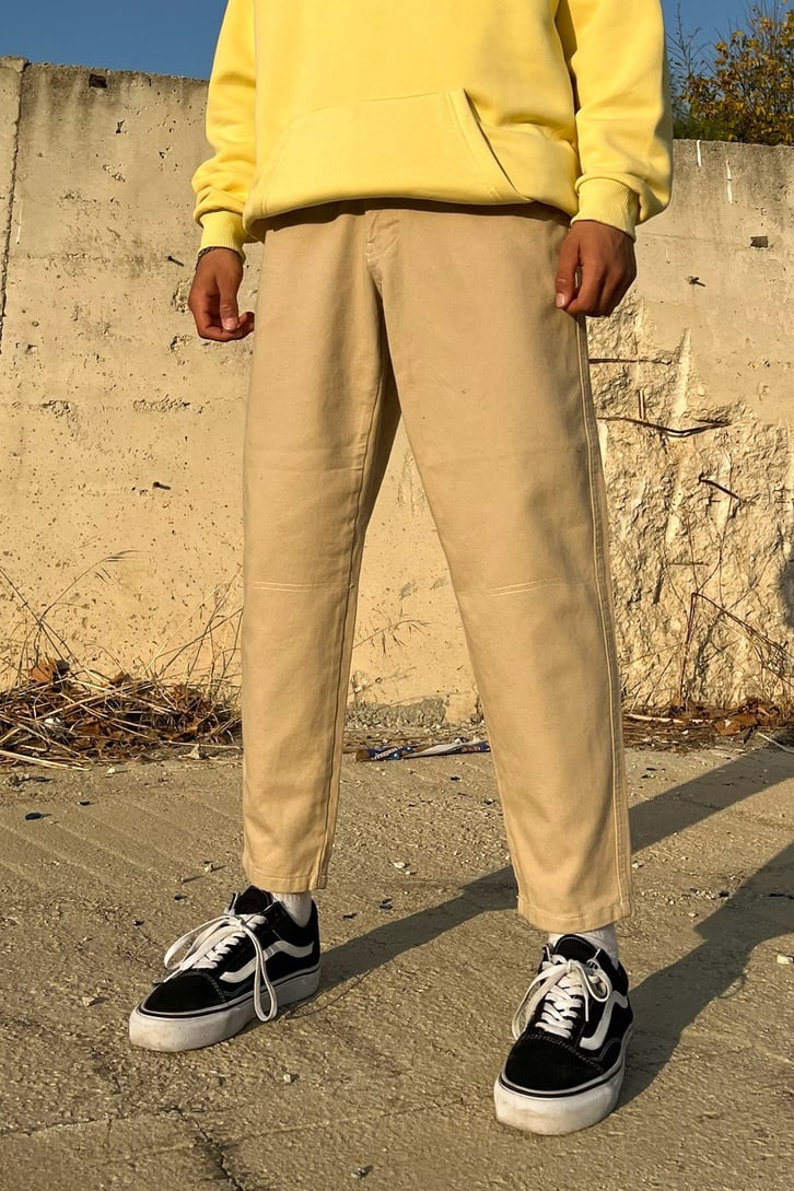 Basic Bej Mom Fit Jean