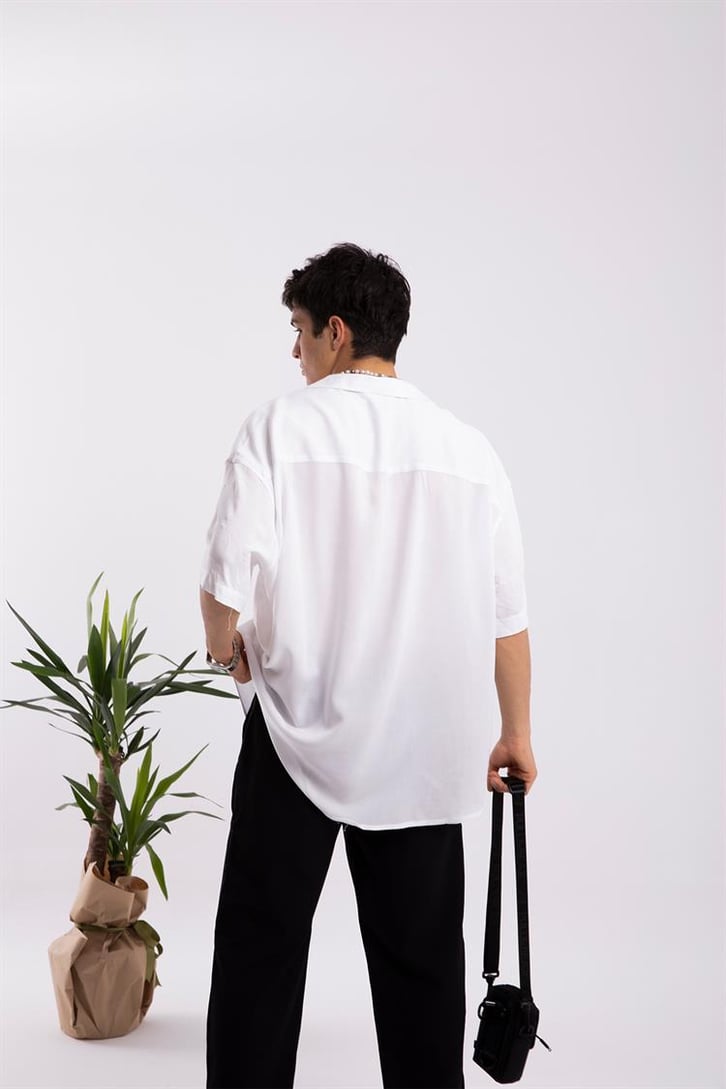 Basic Beyaz Oversize Kısa Kol Gömlek