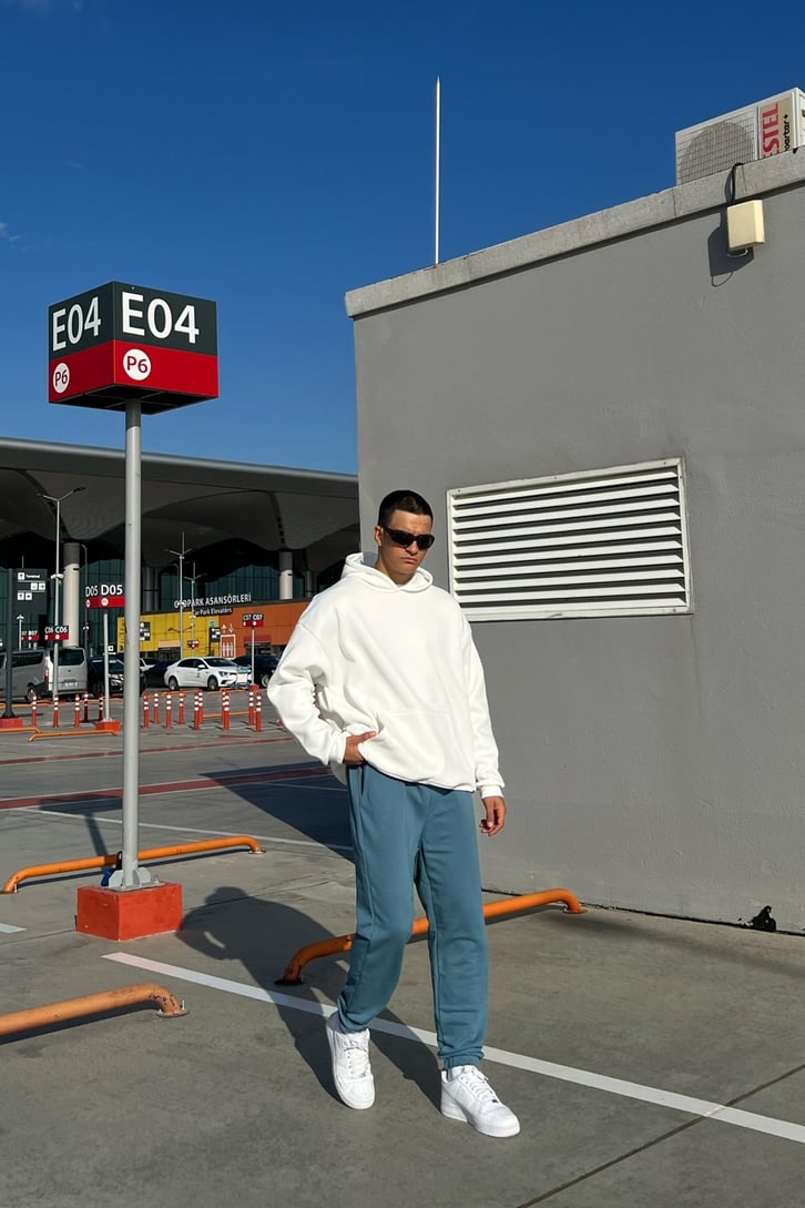 Basic Beyaz Oversize Sweatshirt