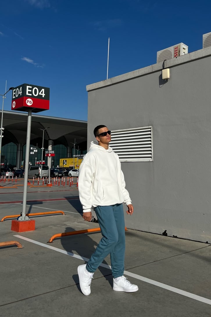 Basic Beyaz Oversize Sweatshirt