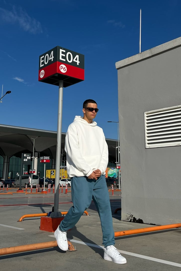 Basic Beyaz Oversize Sweatshirt