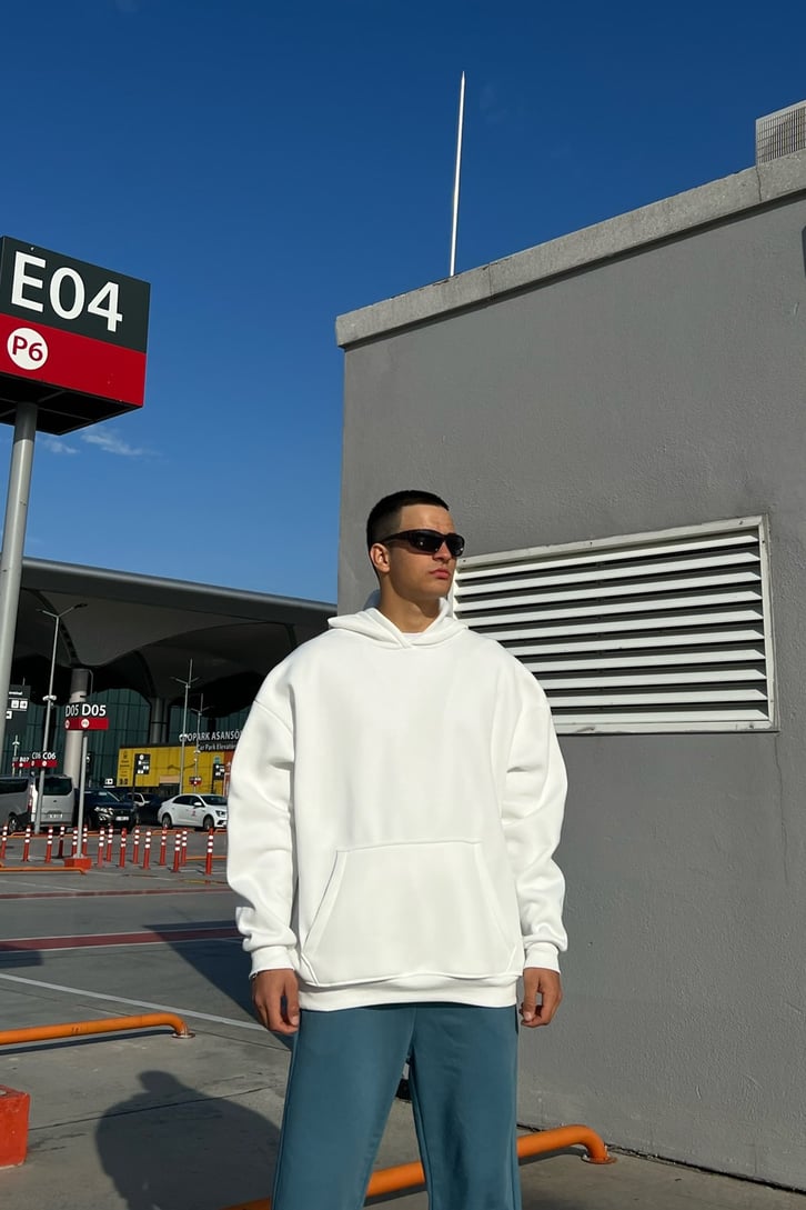 Basic Beyaz Oversize Sweatshirt